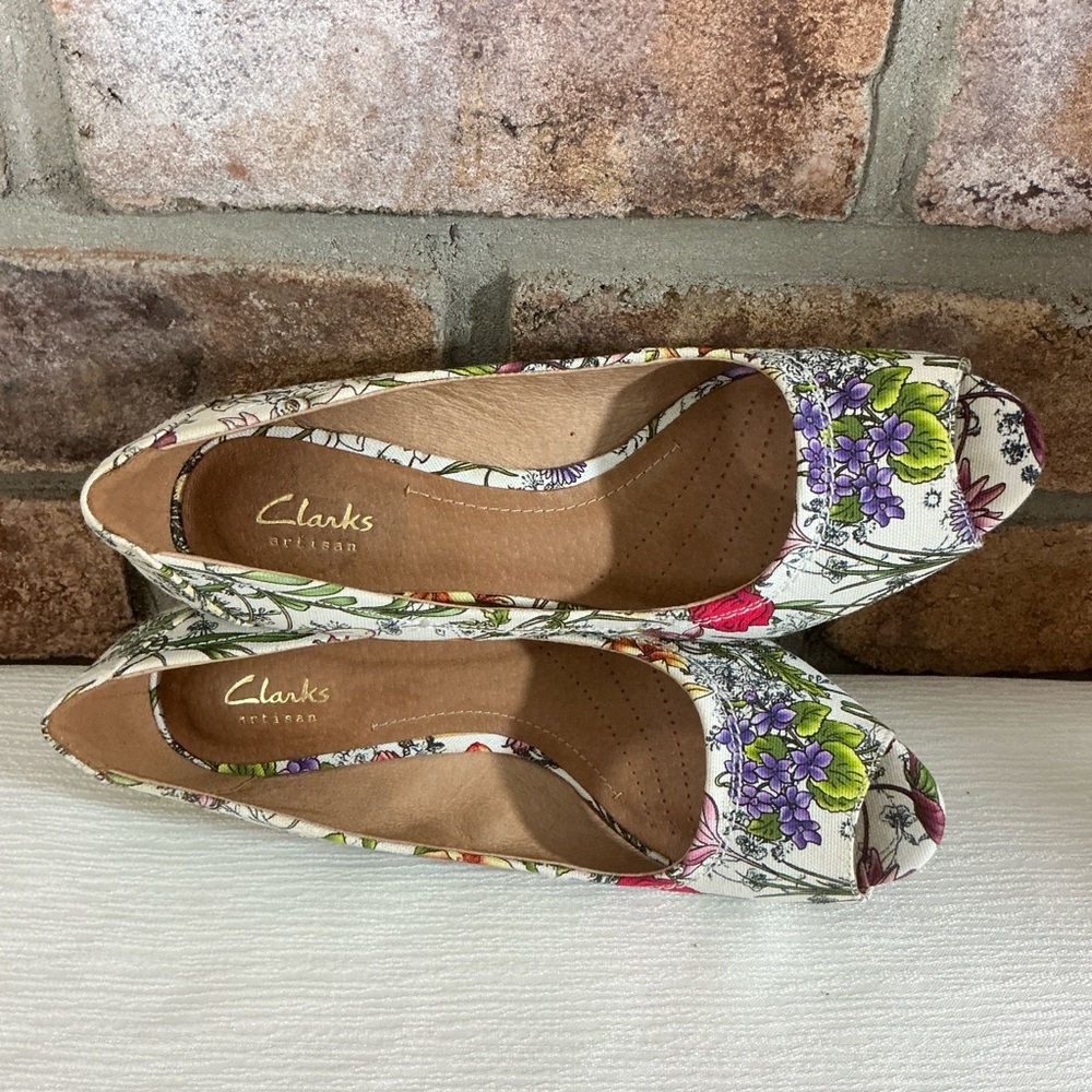 CLARKS “Burmese Art” Floral Peep-Toe Cork Wedge Sandals - Picture 5 of 13